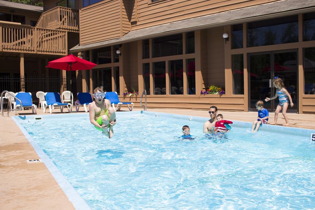 Marina Cay Hotel Bigfork Esterno foto