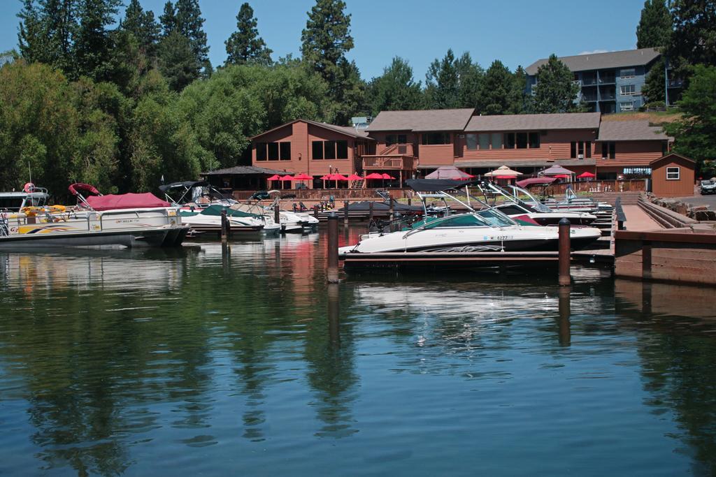Marina Cay Hotel Bigfork Esterno foto