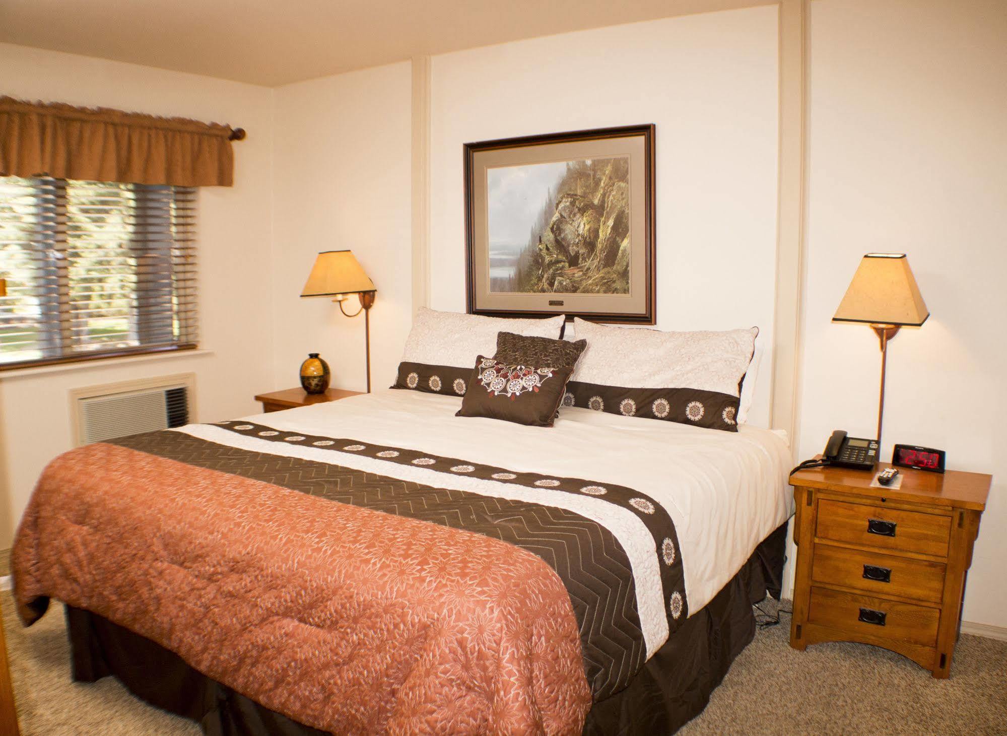 Marina Cay Hotel Bigfork Esterno foto
