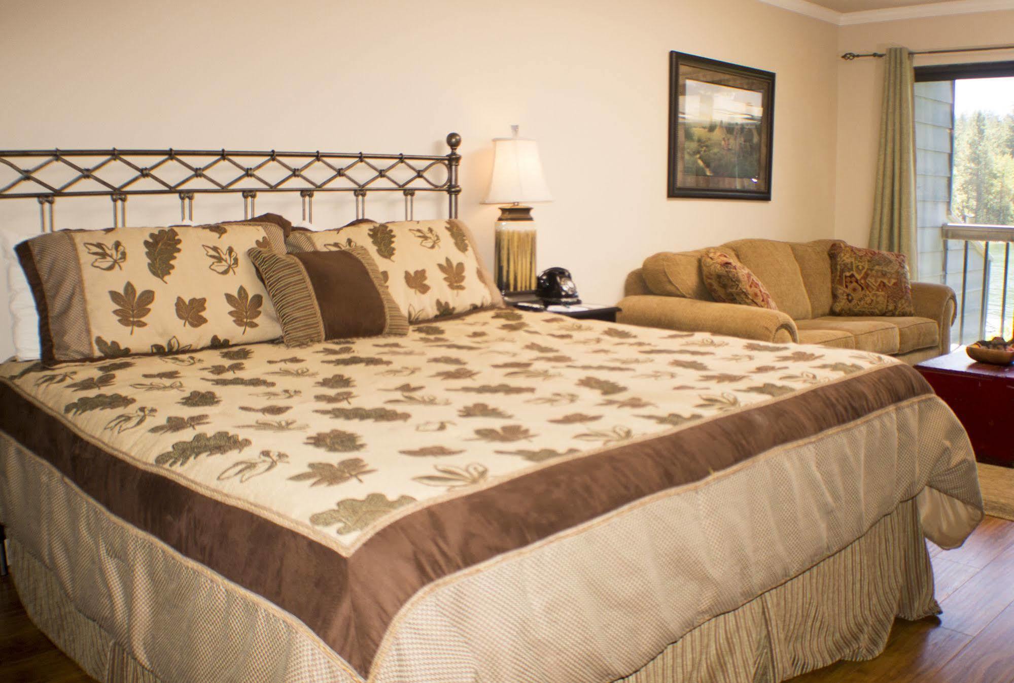 Marina Cay Hotel Bigfork Esterno foto