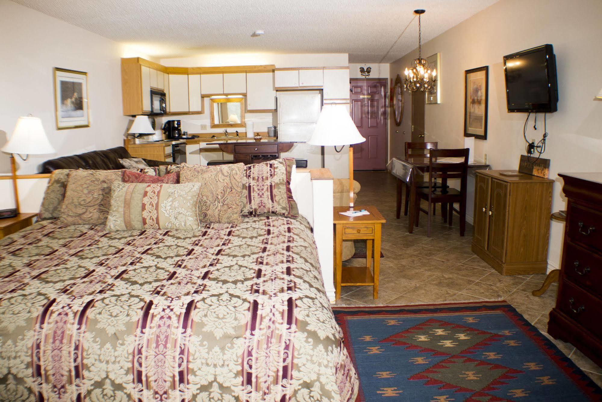 Marina Cay Hotel Bigfork Esterno foto